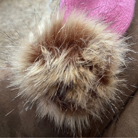 Pink Steve Madden Winter Knit Hat With Pom Pom - Picture 3 of 5